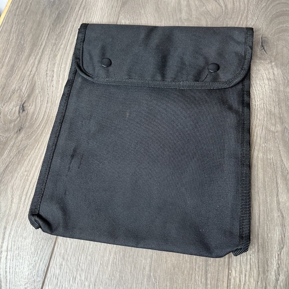 Solo Laptop Computer Bag Black Padded Multi Pocket 12x16x2 Handle or Shoulder - Picture 6 of 10